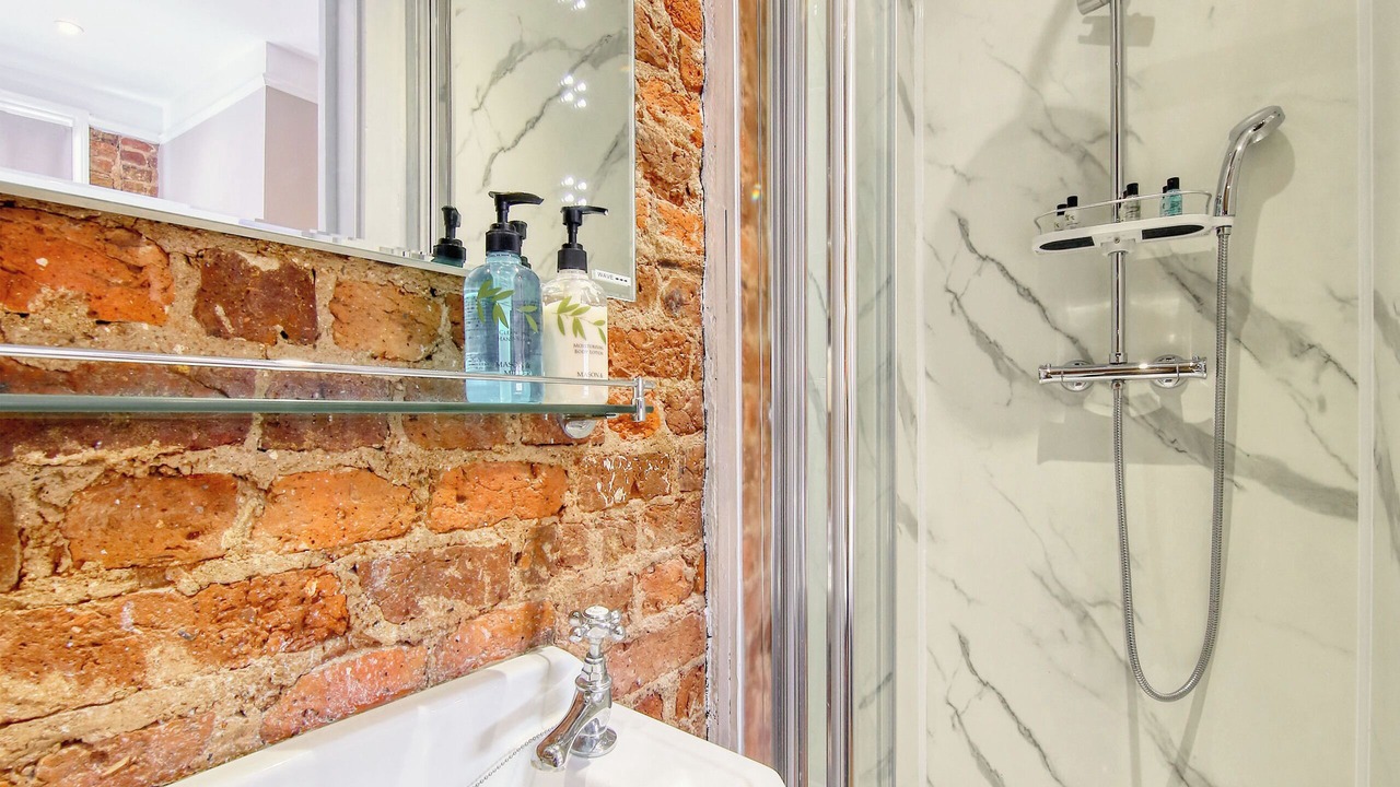 Photo of Bathroom in Hampton Wick