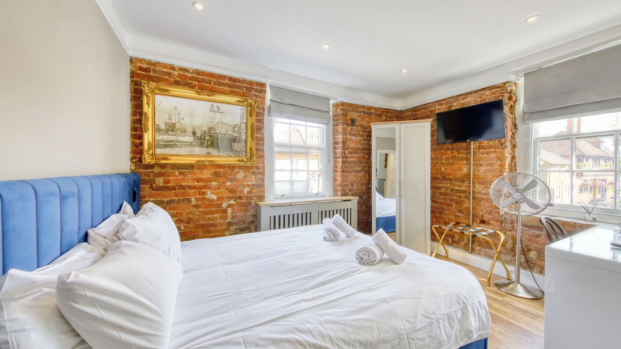 Photo of Bedroom in Hampton Wick
