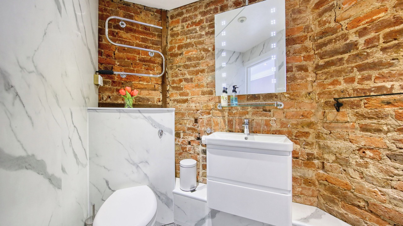 Photo of Bathroom in Hampton Wick