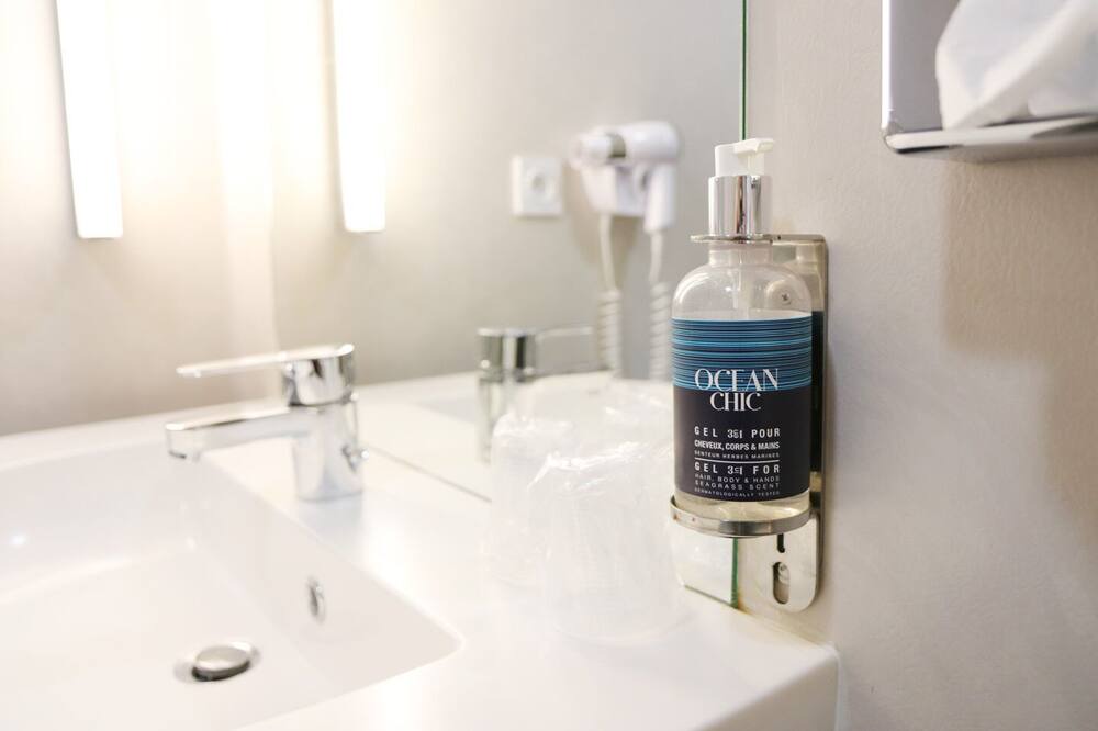 Photo of Bathroom in Bruguieres