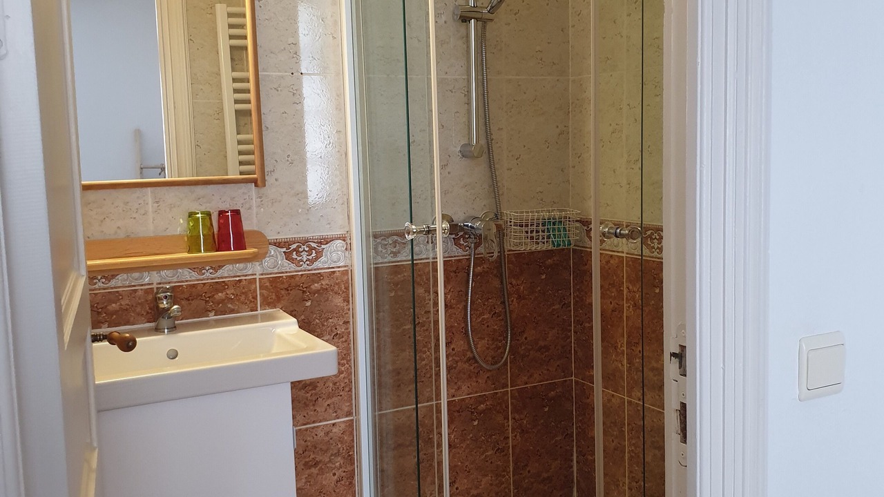 Photo of Bathroom in Tautavel