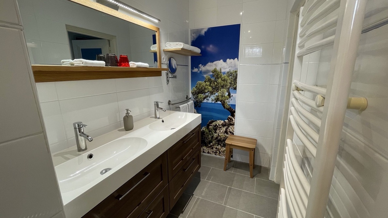 Photo of Bathroom in Listrac-Medoc