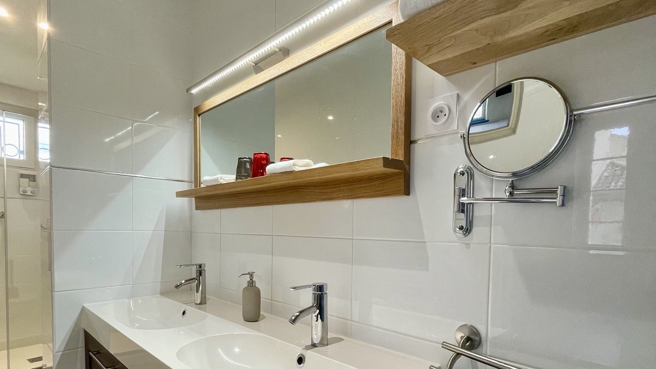 Photo of Bathroom in Listrac-Medoc