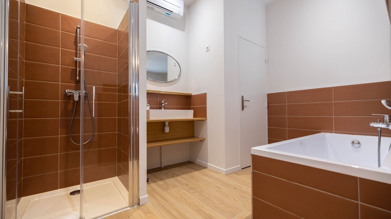 Photo of Bathroom in Saint-Genis