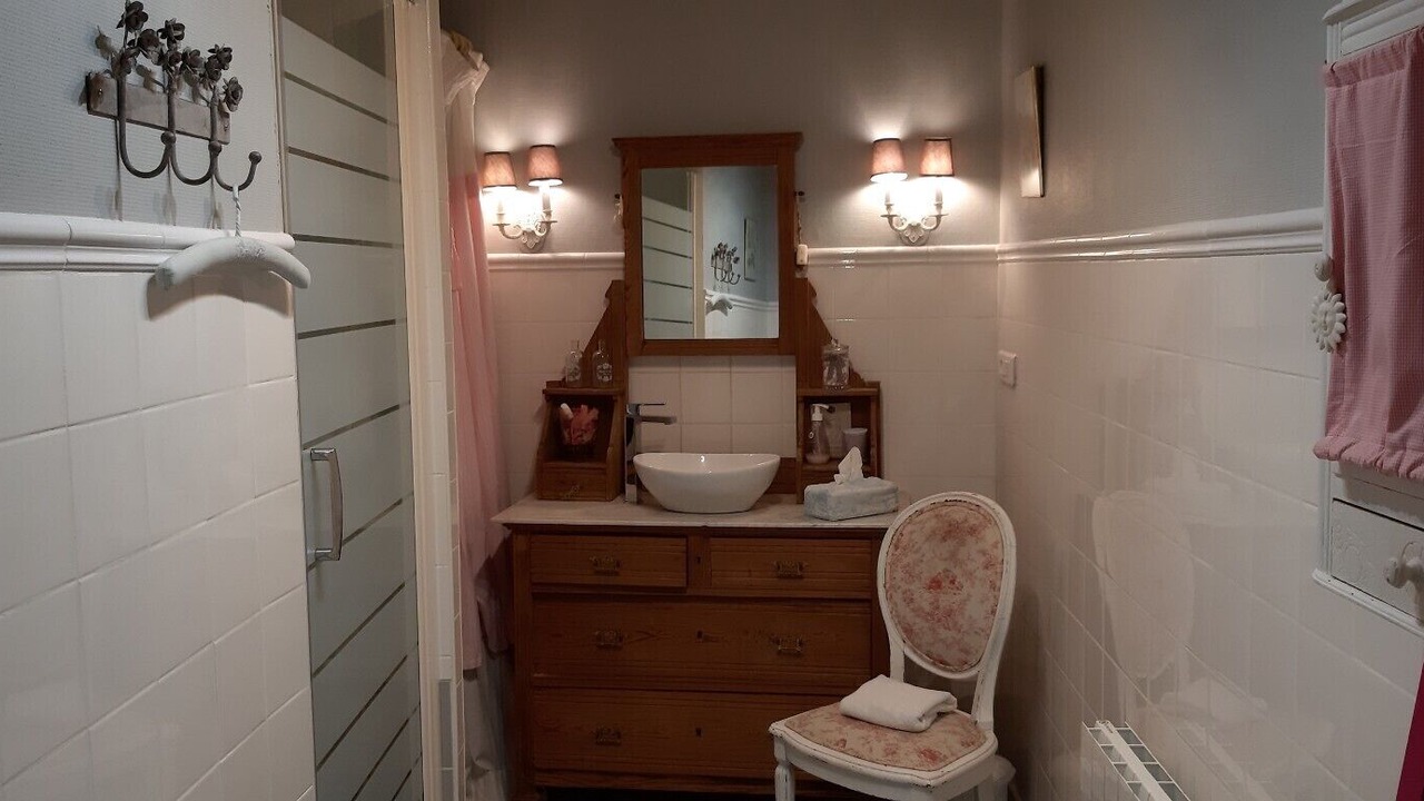 Photo of Bathroom in Saint-Martin-sur-Ecaillon