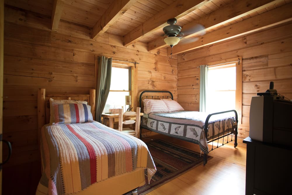 Photo of Bedroom in Mouth of Wilson