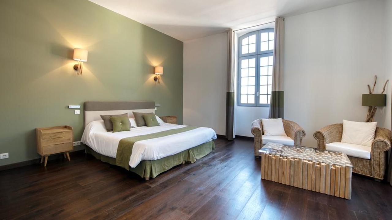 Photo of Bedroom in Oeyreluy