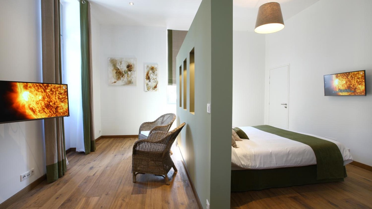 Photo of Others in Oeyreluy