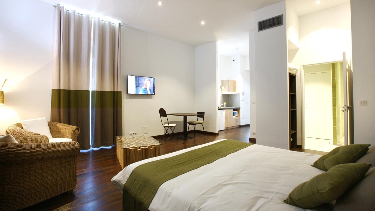 Photo of Others in Oeyreluy