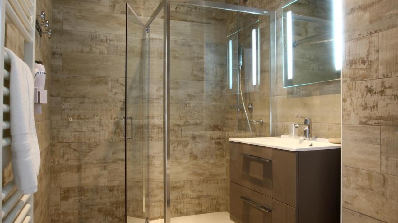 Photo of Others in Oeyreluy