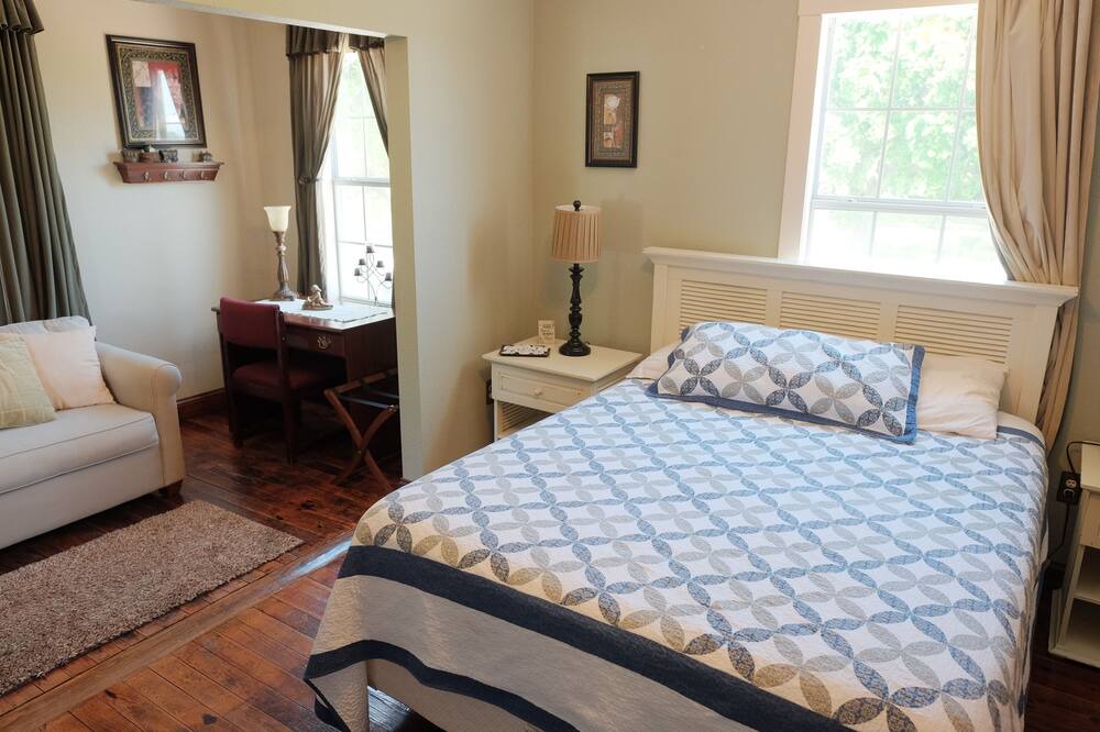 Photo of Bedroom in Buras-Triumph