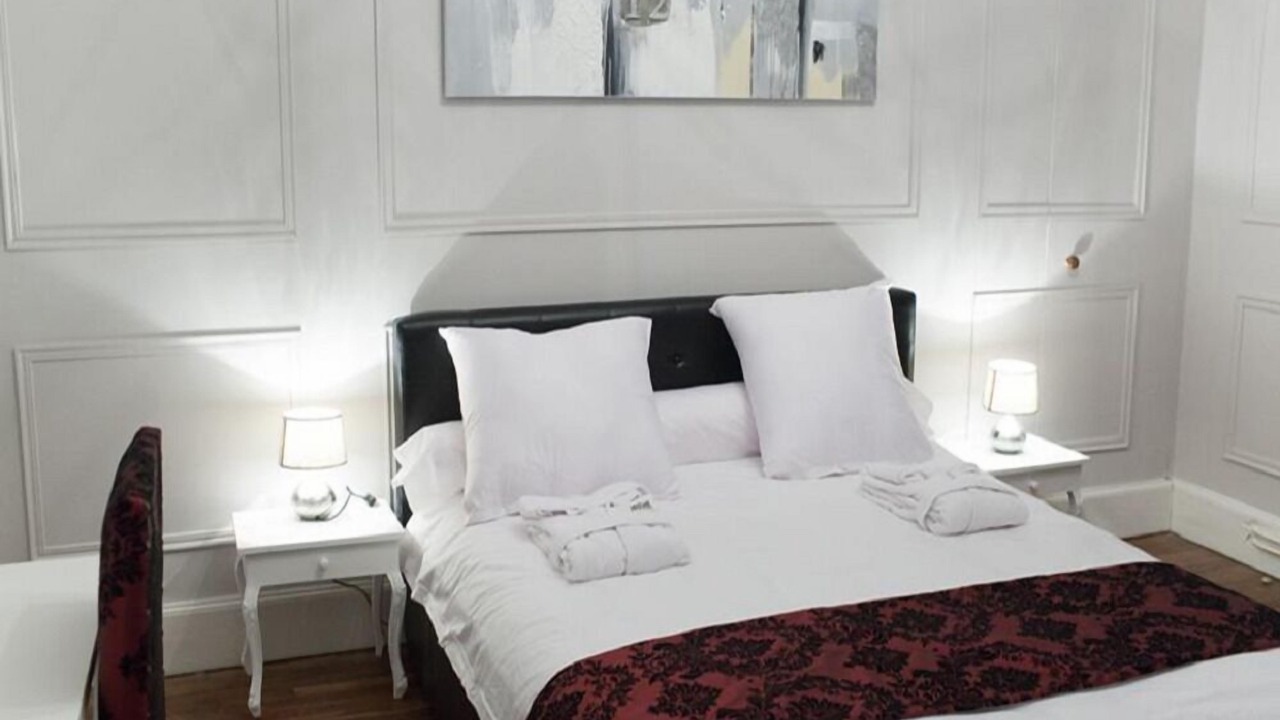 Photo of Bedroom in Vendeuvre-du-Poitou