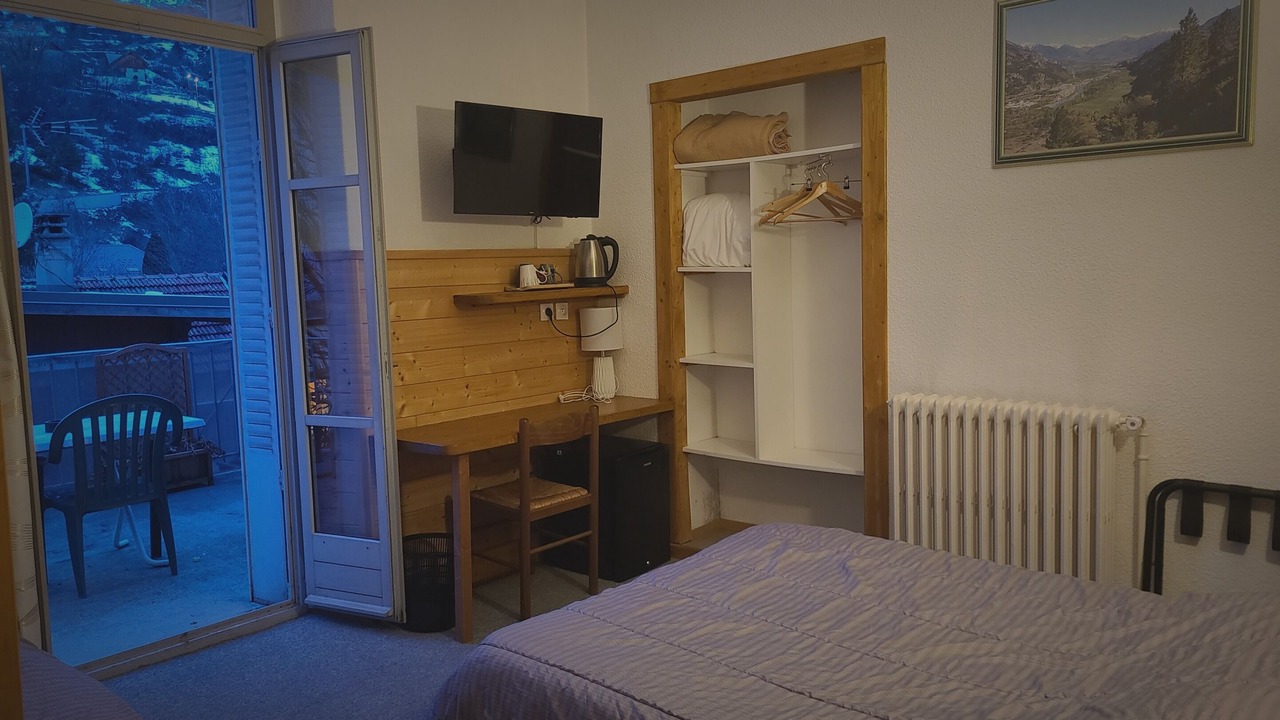 Photo of Bedroom in LʼArgentiere-la-Bessee