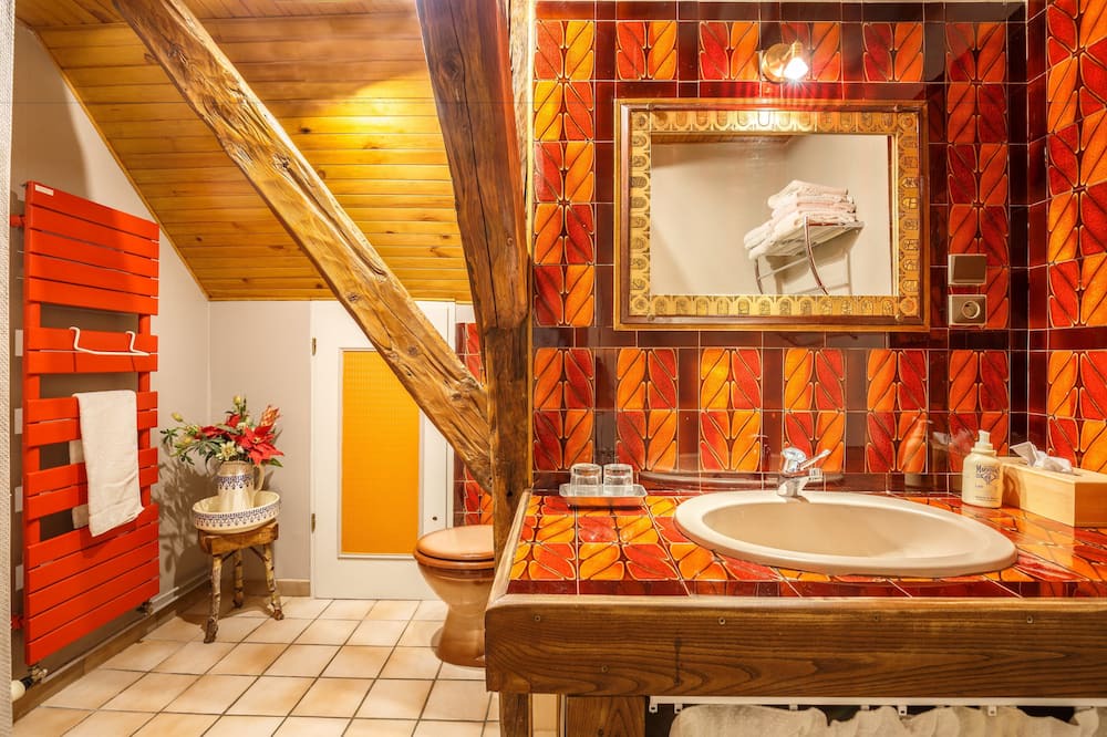 Photo of Bathroom in Sainte-Helene-sur-Isere