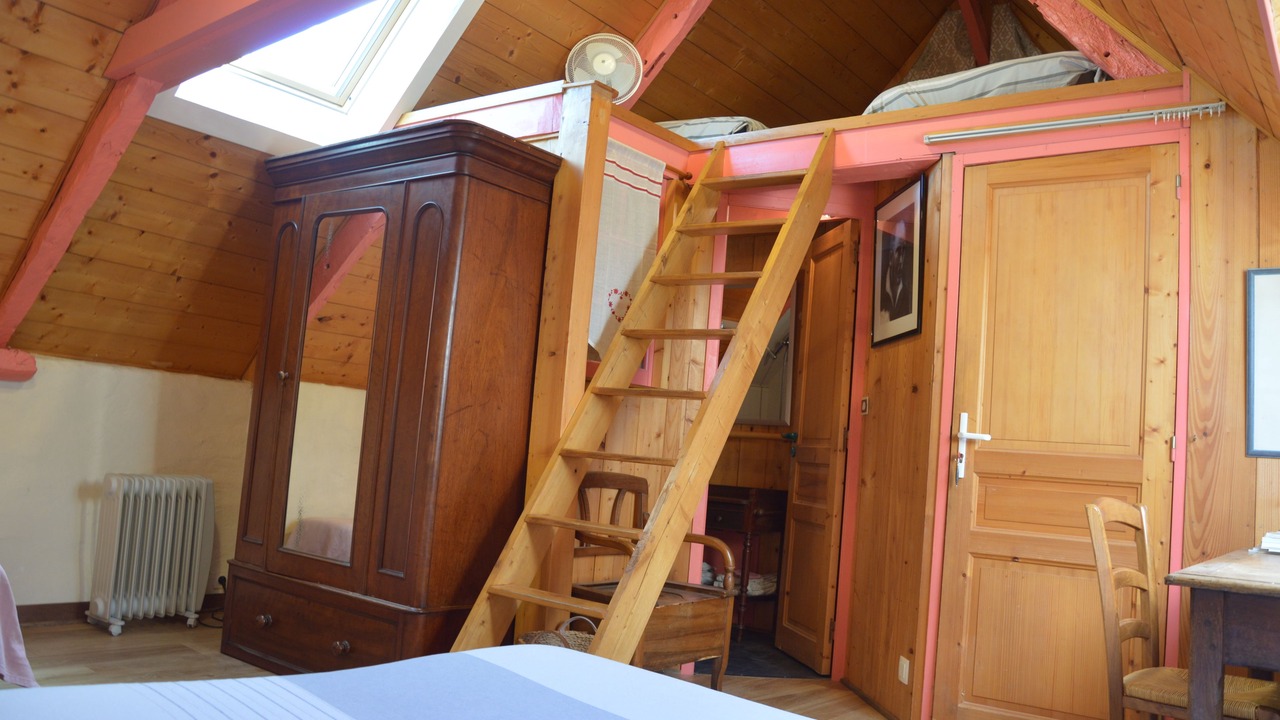 Photo of Bedroom in Plougonven