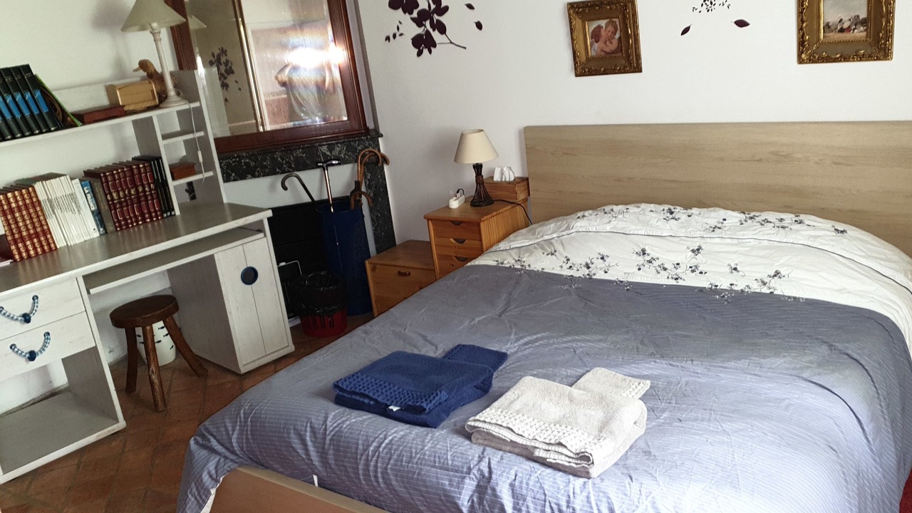 Photo of Bedroom in Saint-Denis-en-Val