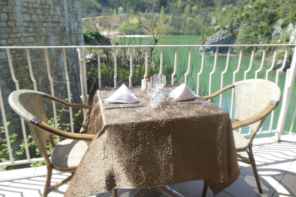 Photo of Patio Balcony in Saint-Nazaire-en-Royans