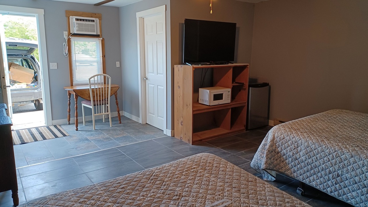Photo of Bedroom in Colpoys Bay