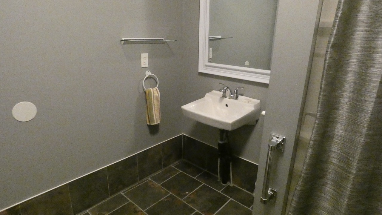 Photo of Bathroom in Colpoys Bay