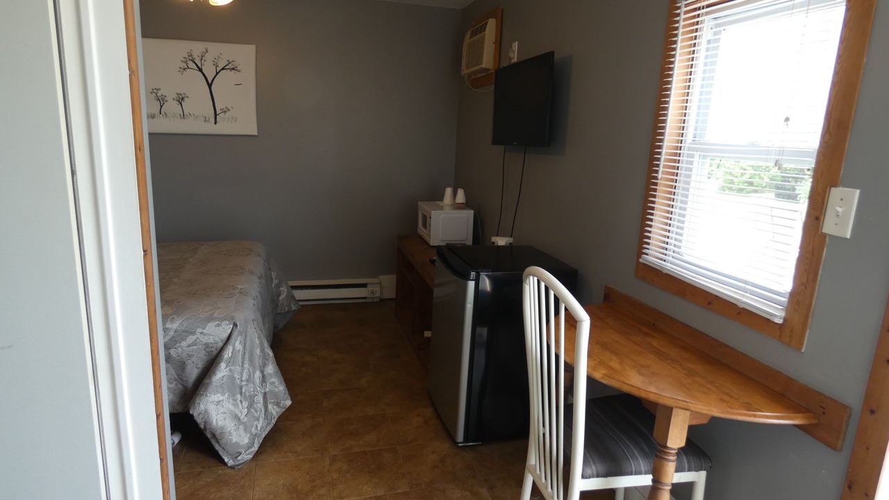 Photo of Bedroom in Colpoys Bay