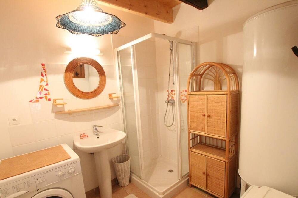 Photo of Bathroom in Annoville