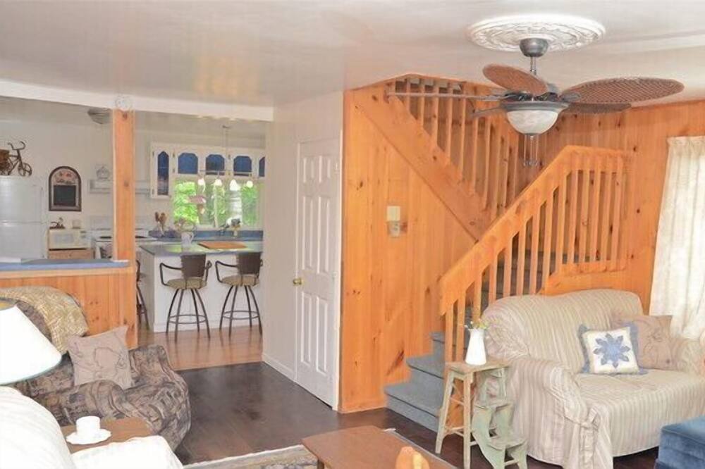 Photo of Livingroom in Eastman