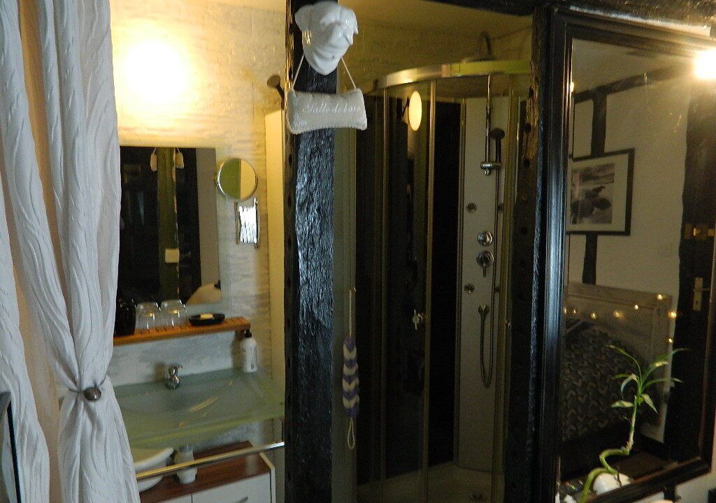 Photo of Bathroom in Saint-Maurice-la-Fougereuse
