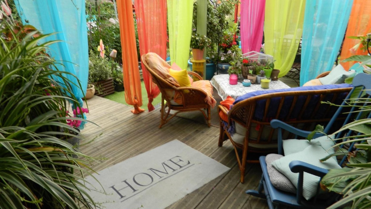 Photo of Patio Balcony in Saint-Maurice-la-Fougereuse