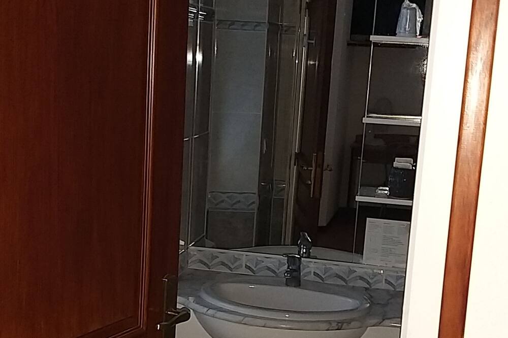 Photo of Bathroom in Laroque-d'Olmes