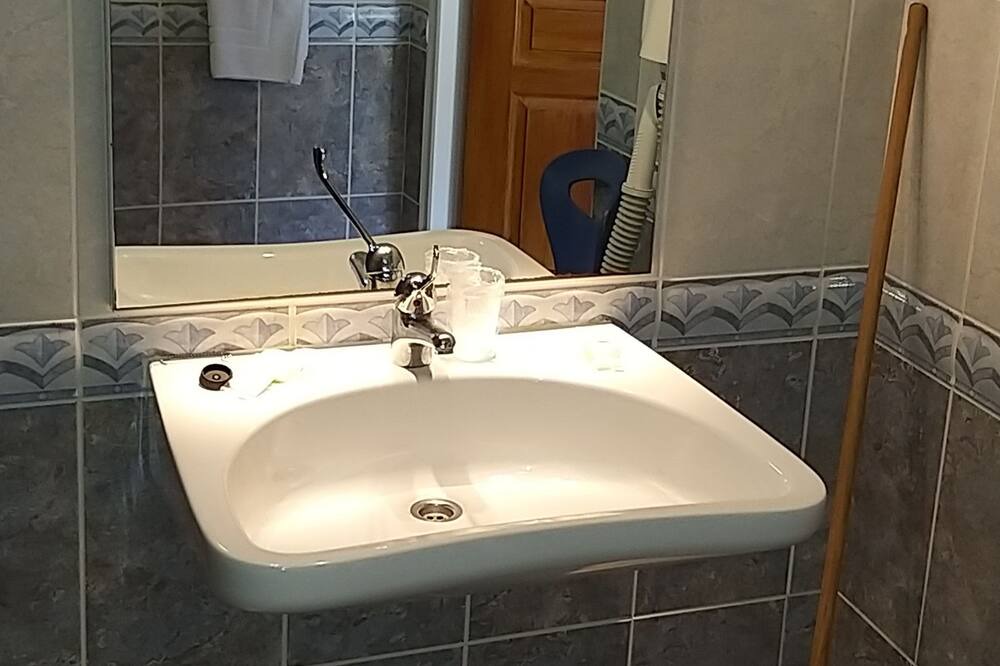 Photo of Bathroom in Laroque-d'Olmes