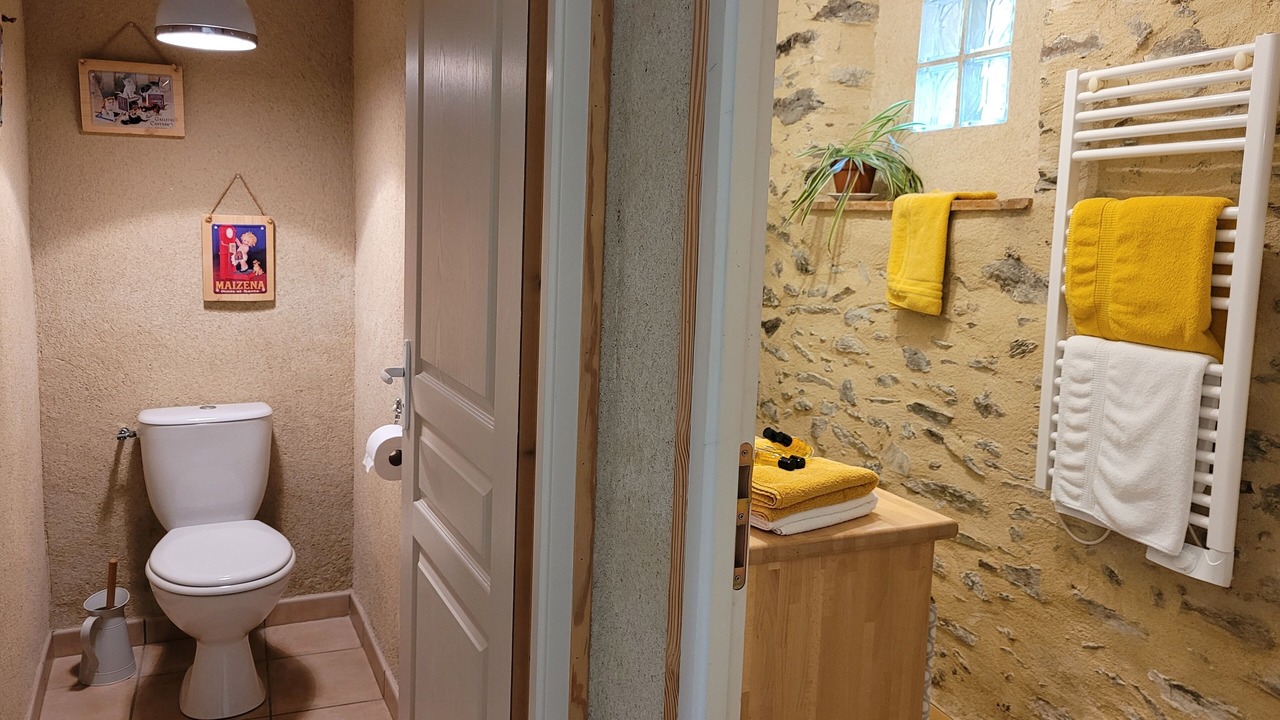 Photo of Bathroom in Chemille-Melay