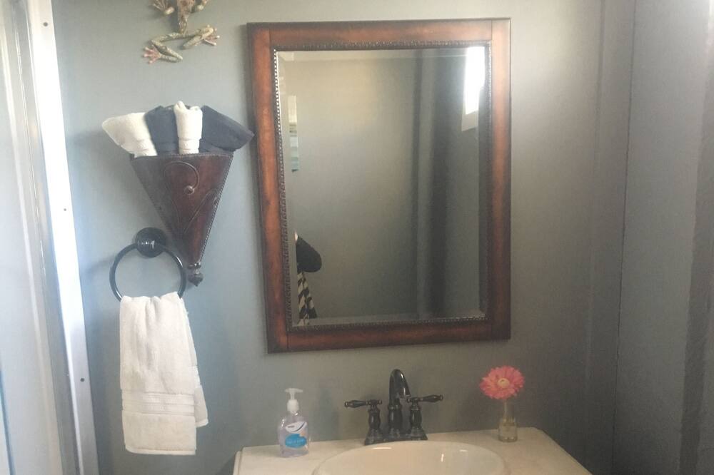 Photo of Bathroom in Luther
