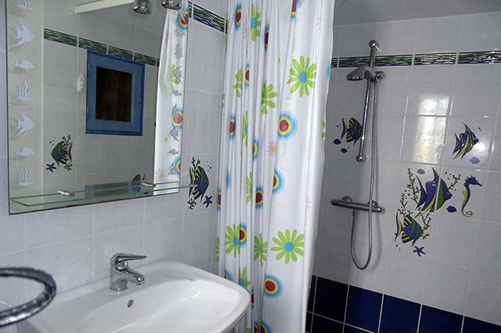 Photo of Bathroom in Saint-Gilles-Croix-de-Vie