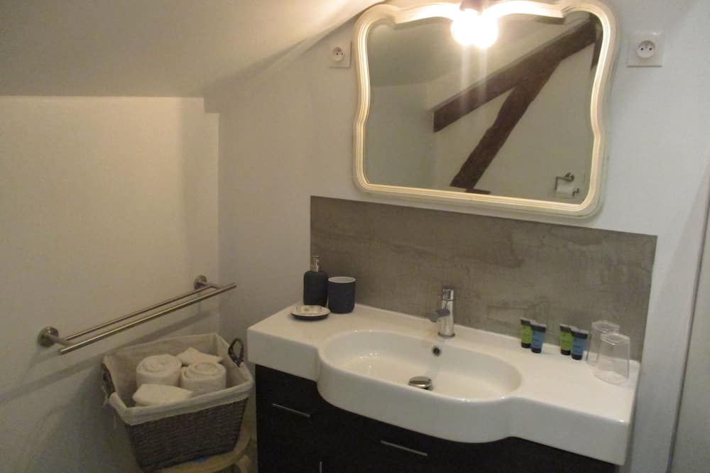 Photo of Bathroom in Camares