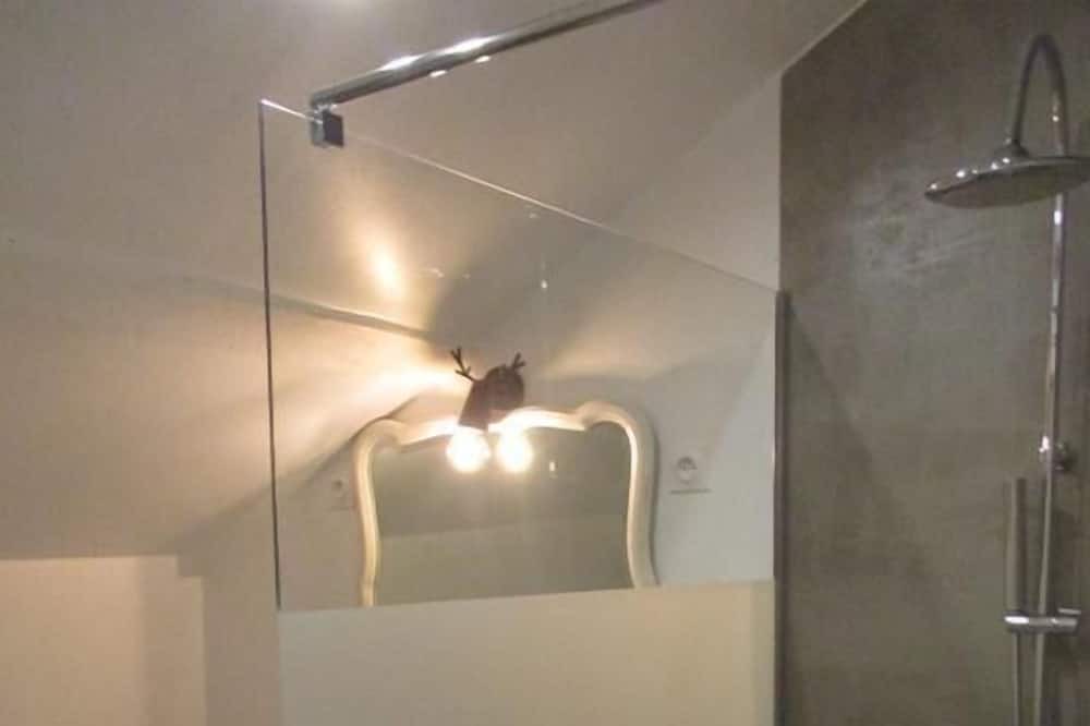 Photo of Bathroom in Camares