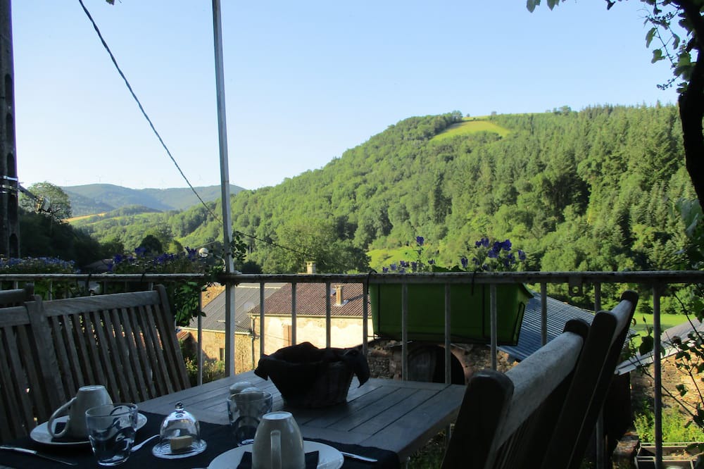 Photo of Patio Balcony in Camares