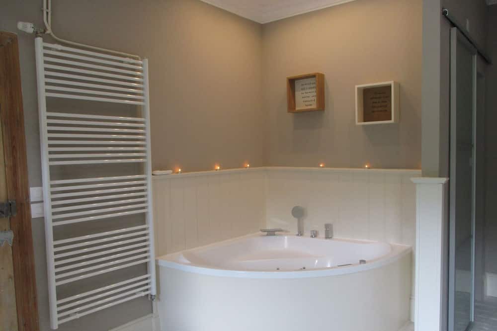 Photo of Bathroom in Camares