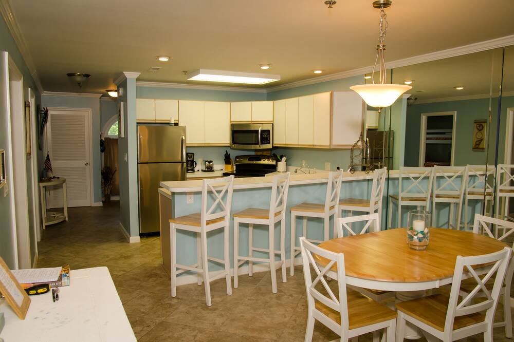 Photo of Kitchen in Heron Harbour Isle