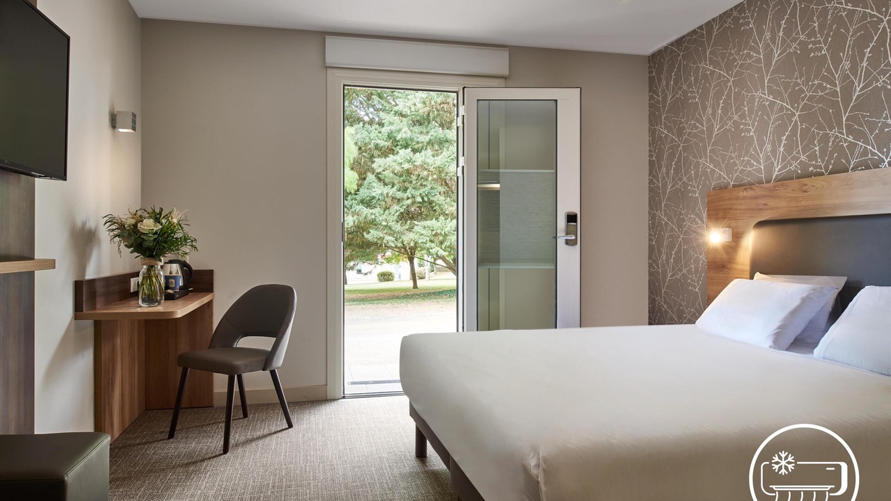 Photo of Bedroom in Malay-le-Grand