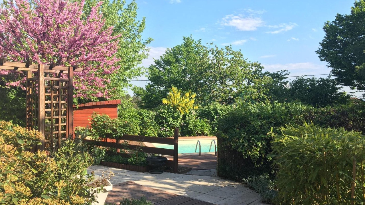 Photo of Outdoor in Maringes