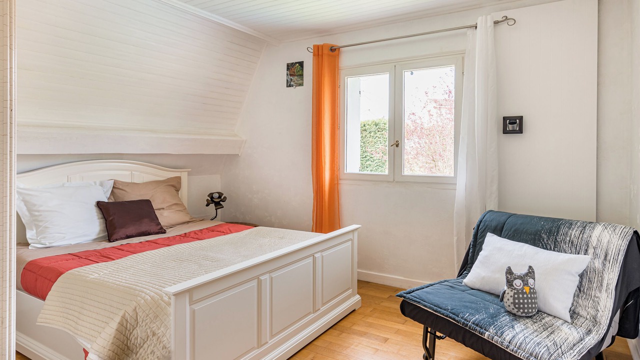 Photo of Bedroom in Maringes