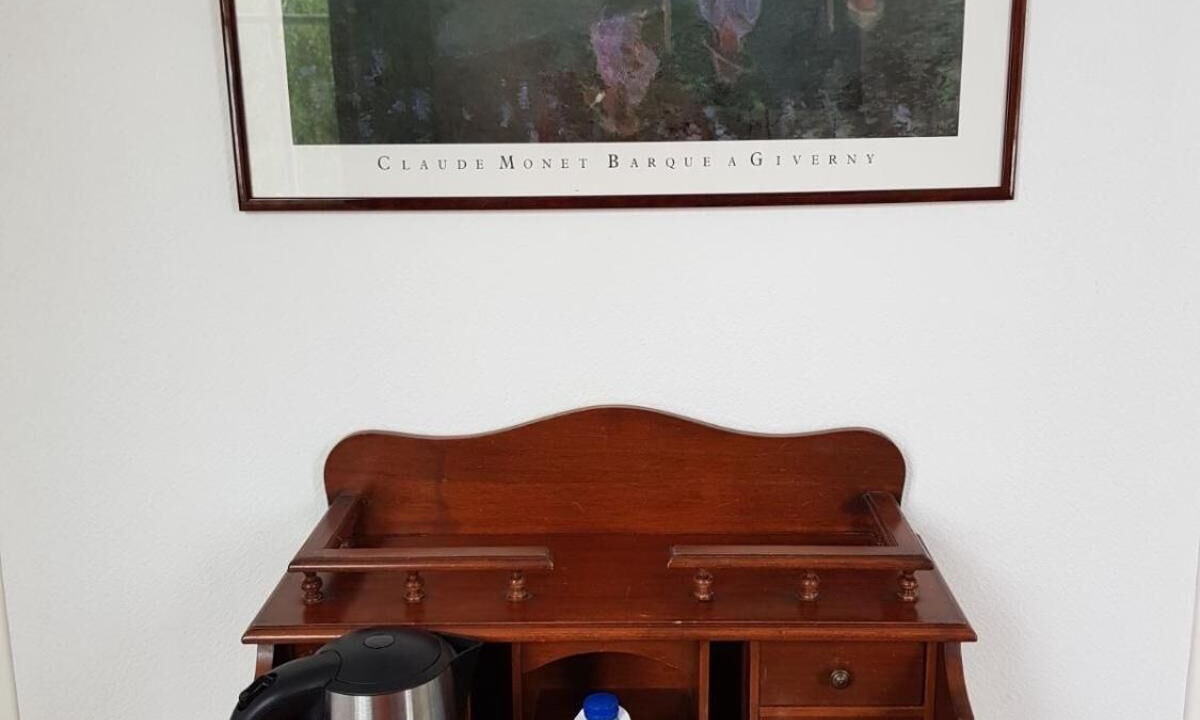 Photo of Others in Olivet