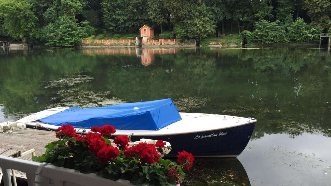 Photo of Others in Olivet