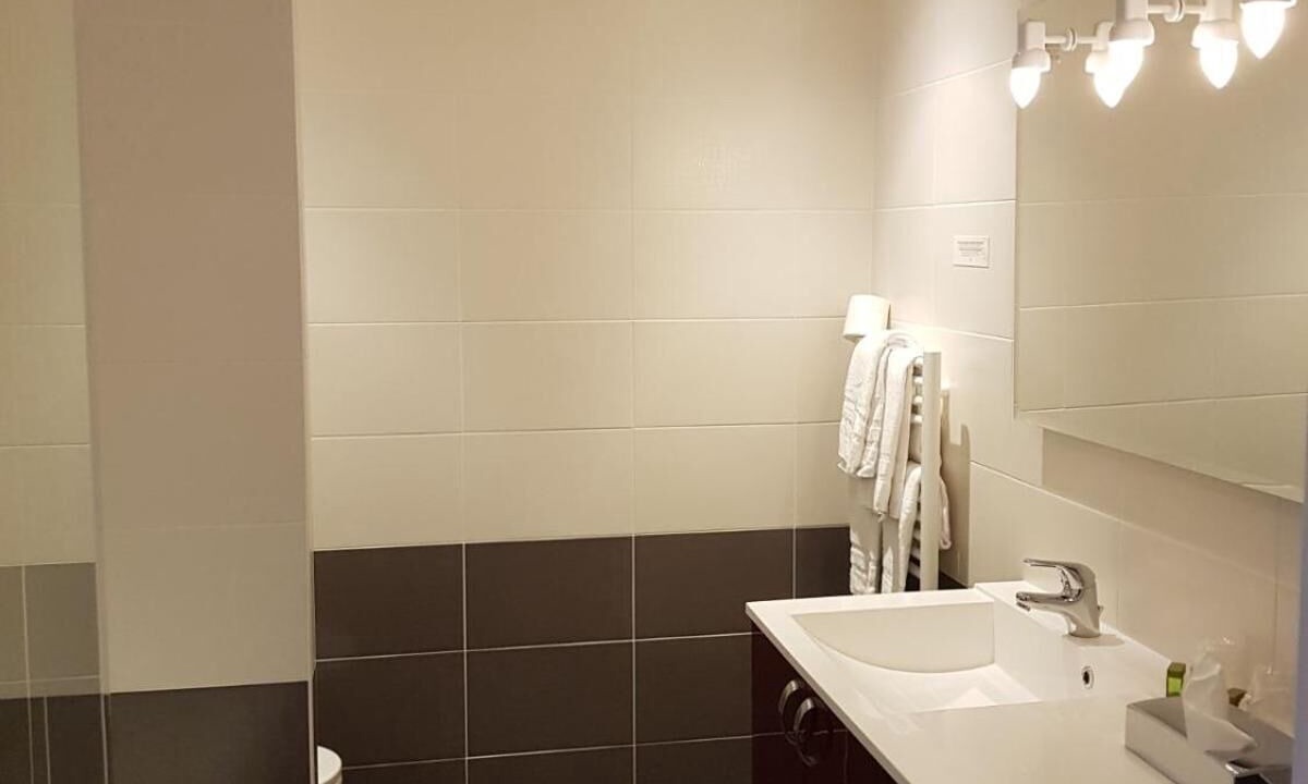 Photo of Others in Olivet