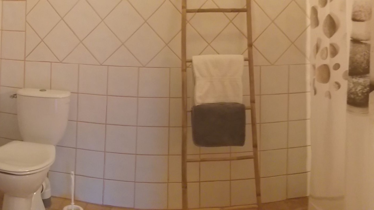 Photo of Bathroom in Sainte-Gemme-d'Andigne