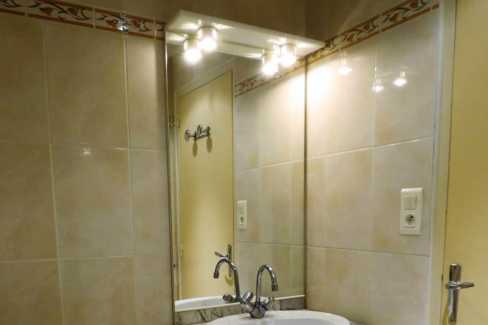 Photo of Bathroom in Bourbonne-les-Bains
