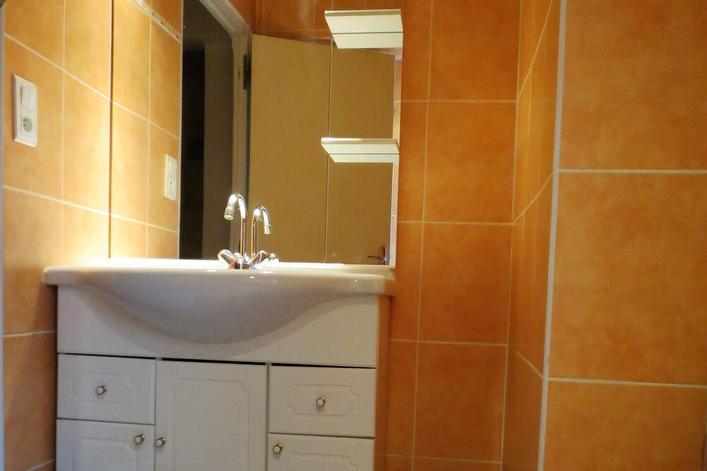 Photo of Bathroom in Bourbonne-les-Bains