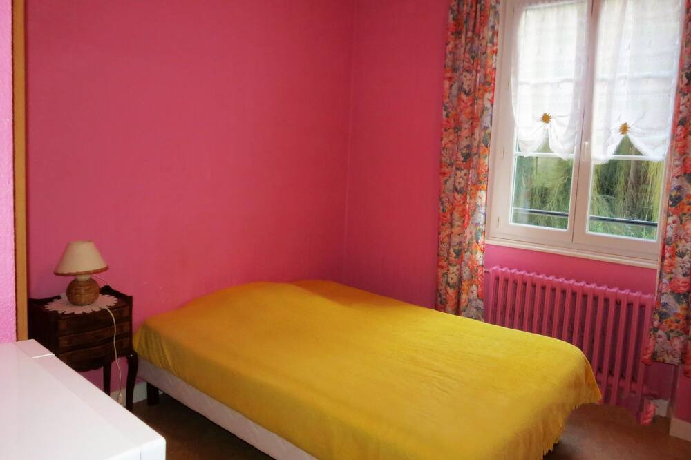 Photo of Bedroom in Bourbonne-les-Bains