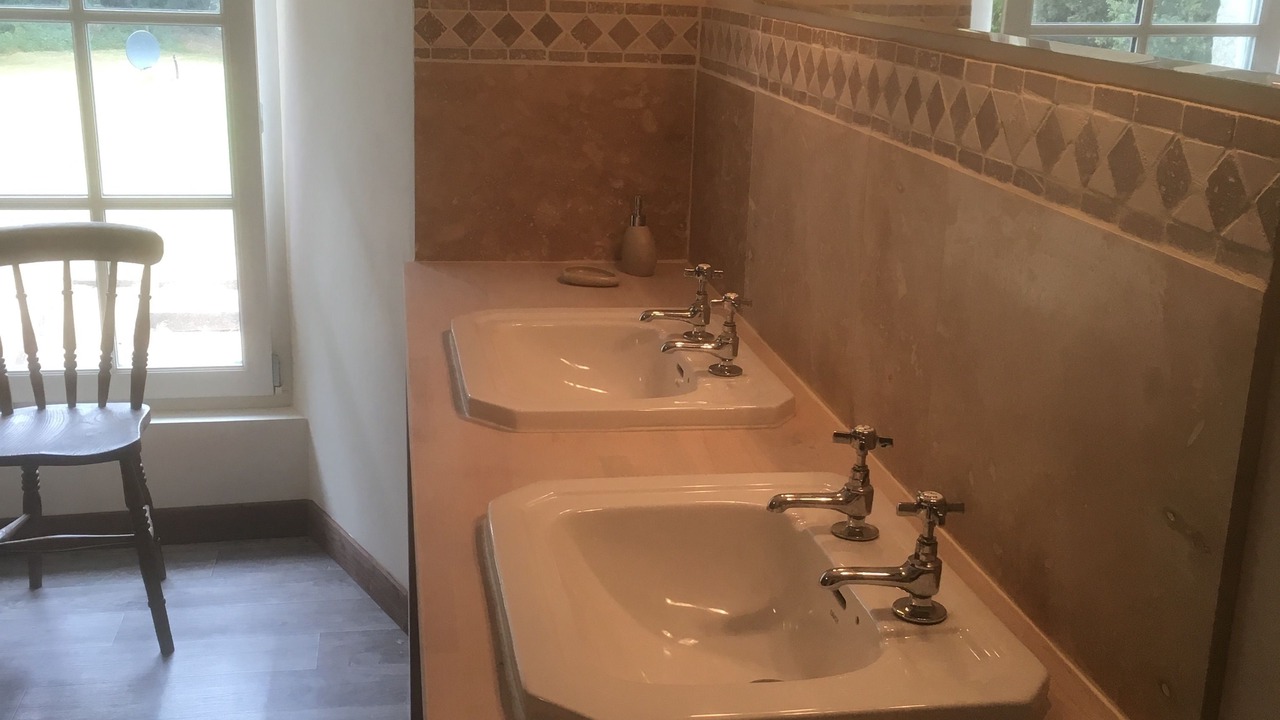 Photo of Bathroom in Augan