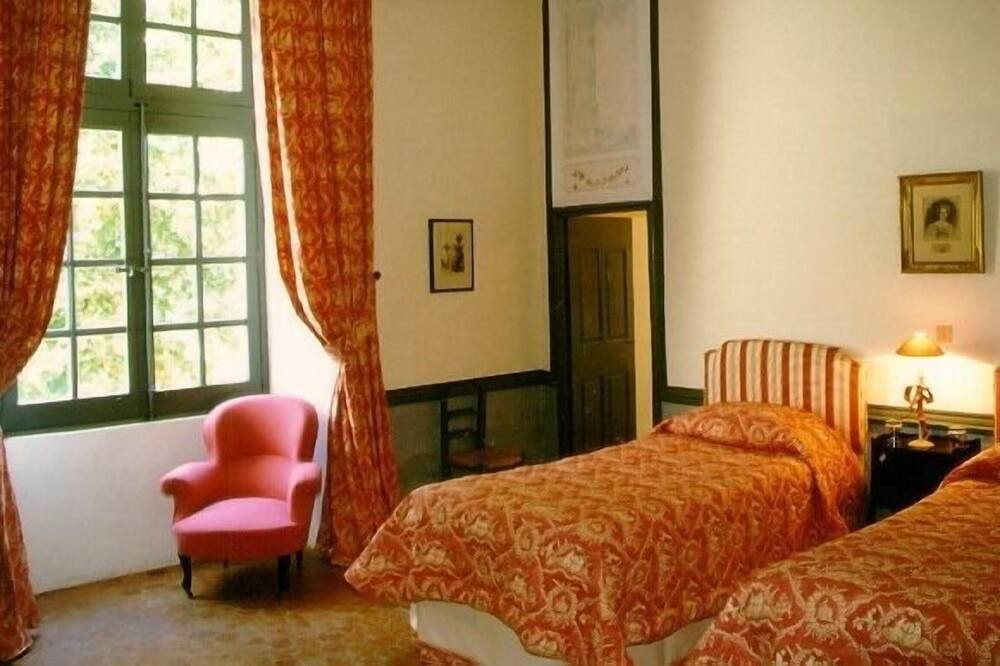 Photo of Bedroom in Esparron-de-Verdon